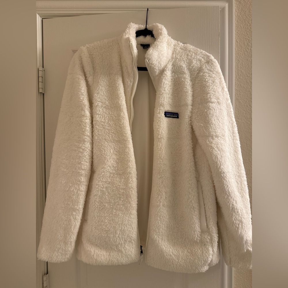 Patagonia White Fuzzy Jacket - Woman’s Medium